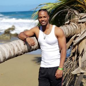 Meet your Posher, Adam